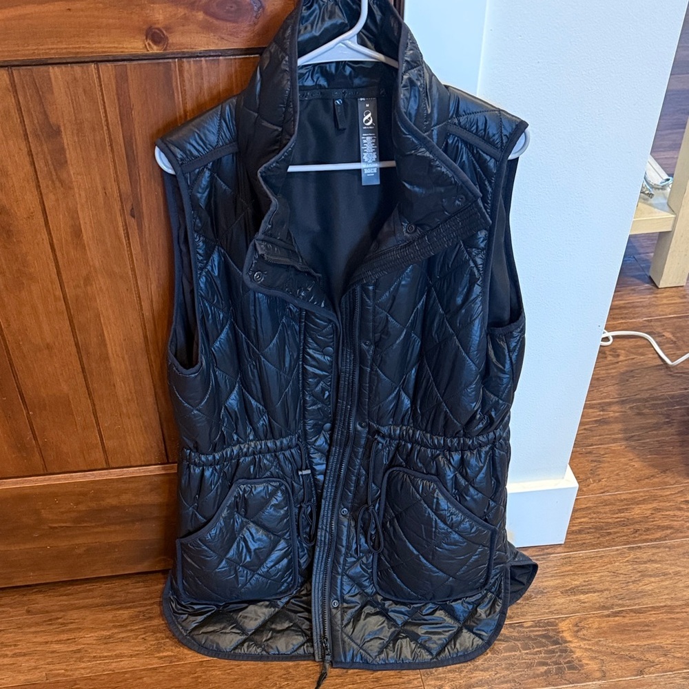 Lou & Grey Black Quilted Women's Vest